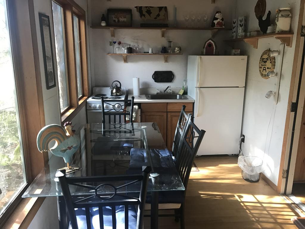 Holly Lane Gardens Bed & Breakfast Bainbridge Island ภายนอก รูปภาพ