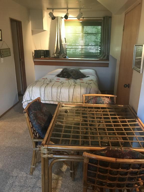 Holly Lane Gardens Bed & Breakfast Bainbridge Island ภายนอก รูปภาพ