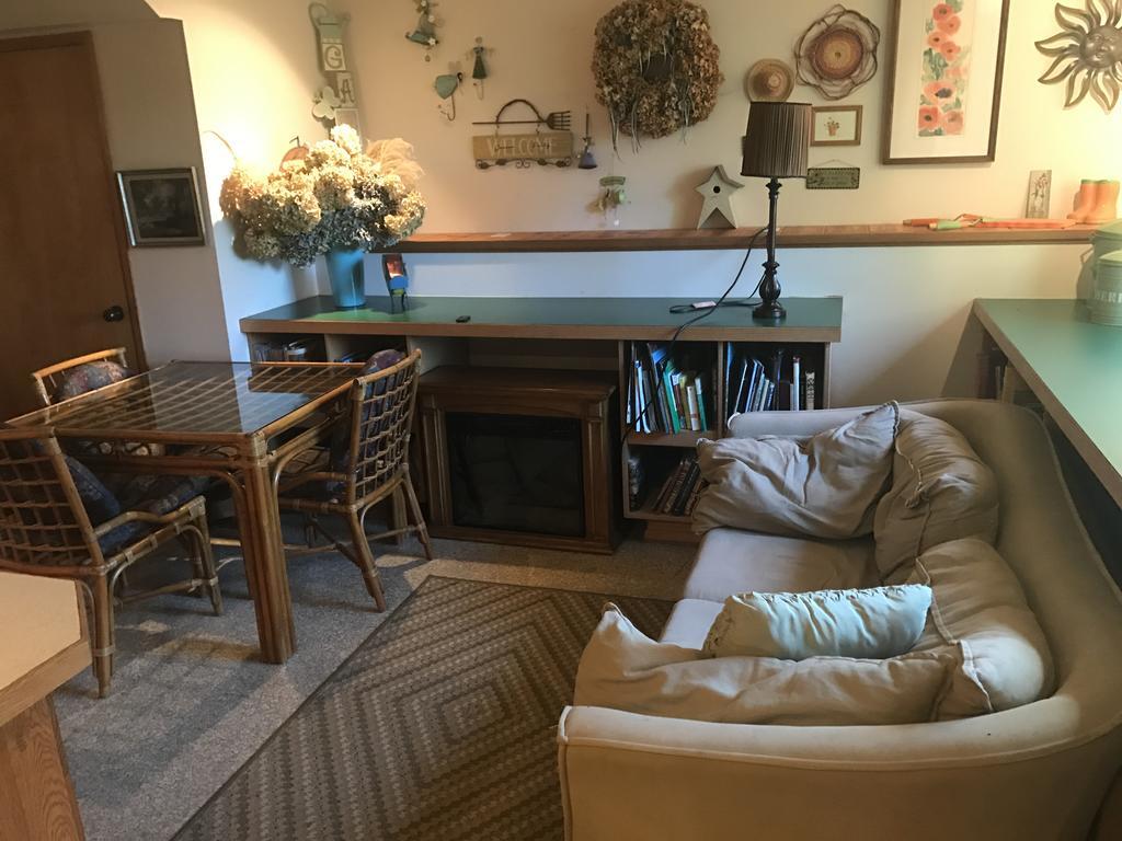 Holly Lane Gardens Bed & Breakfast Bainbridge Island ภายนอก รูปภาพ